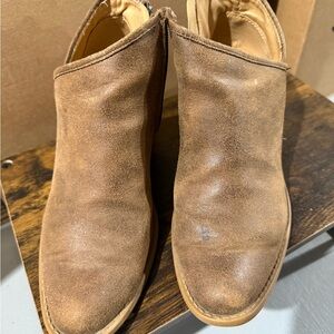 Women’s Qupid Size 6 Tan Ankle Booties